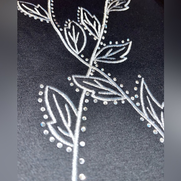 NWT Quacker Factory 1X 3/4 Sleeve T-Shirt w/Pink 3D Flowers Black/Rhinestones - Picture 4 of 12